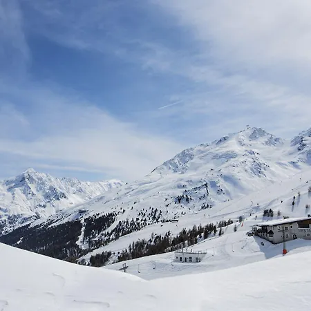 Отель Edelweiss Hochsoelden Superior 4*