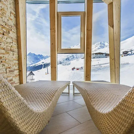 Edelweiss Hochsoelden Superior Отель